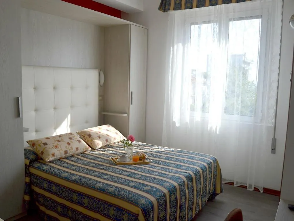 Hotel Vergilius Riccione 3*,
